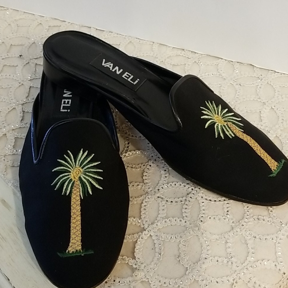 Vaneli Palm Tree Black Slides, Size 7.5 - Picture 4 of 9